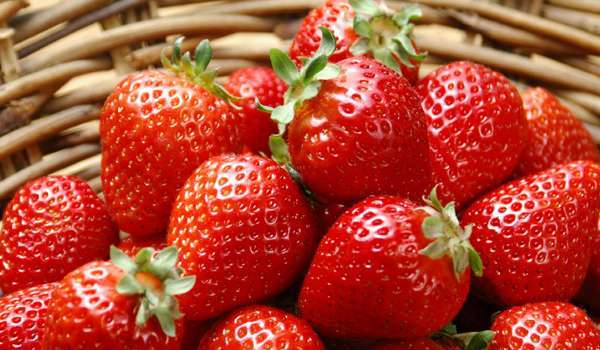 Strawberry - How to Whiten Teeth Naturally at Home Fast